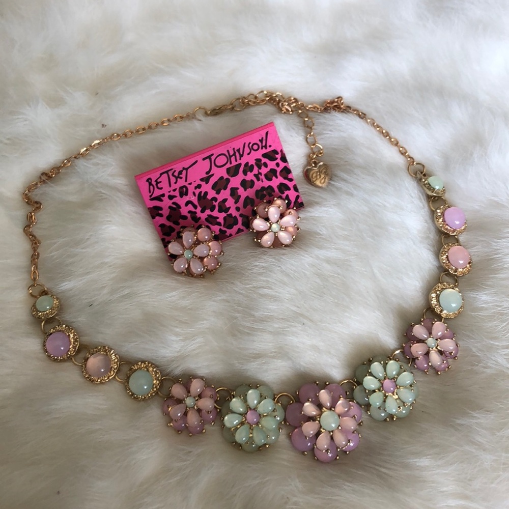 Betsey Johnson floral necklace and earrings set